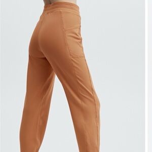Fabletics Sequoia High-Waisted Cold Weather Pocket Jogger
